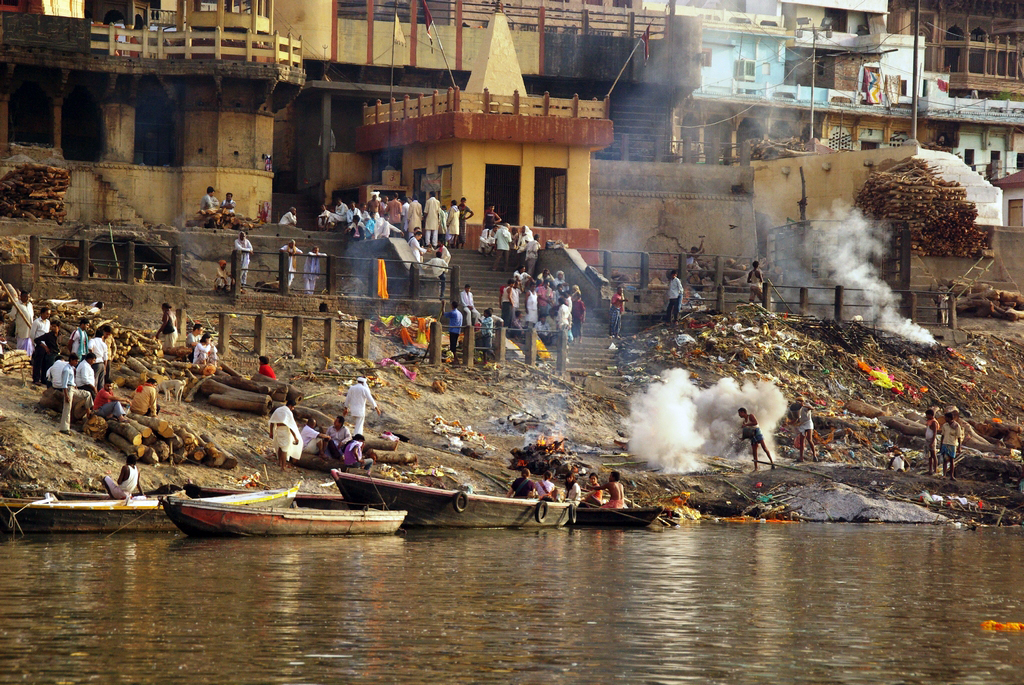 Varanasi est un haut lieu pour les rituels funéraires