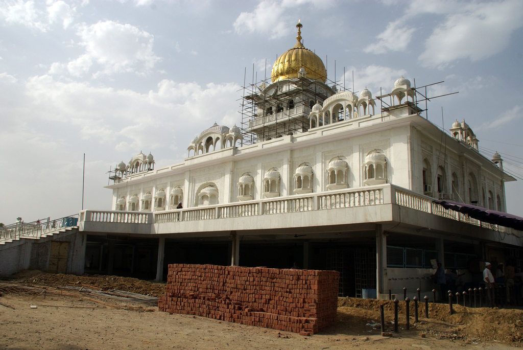 Beaucoup de temples sont en construction en Inde