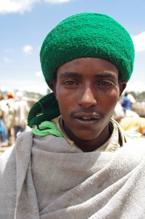 Portrait dans un marché, chez les Amharas