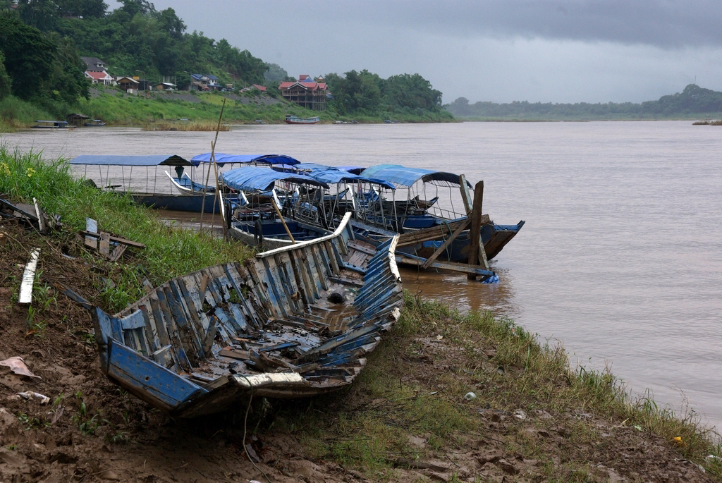 Anciennes barques, Ban Houayxay, Laos