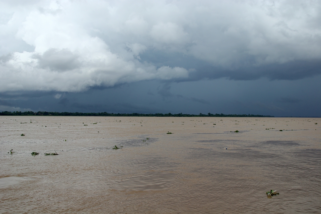 La mousson arrive sur les rives du Mékong - Laos