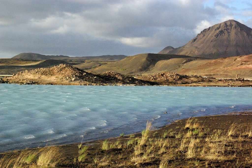 Une eau très souffrée dans laquelle il est interdit de se baigner - Islande