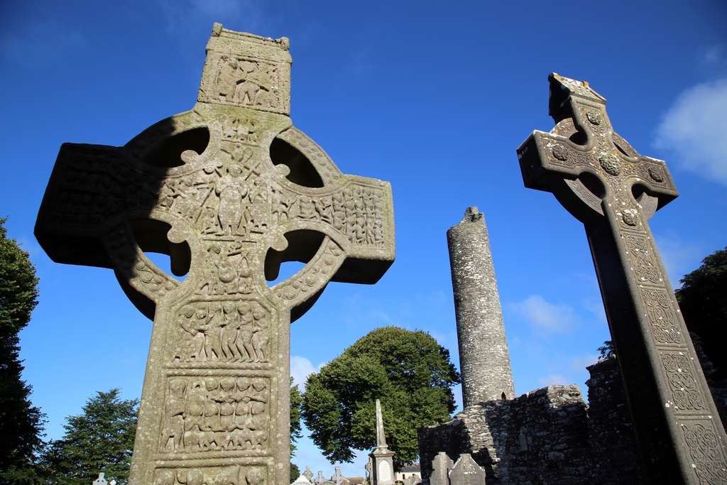 Deux des plus anciennes croix du pays, Monasterboice - Irlande