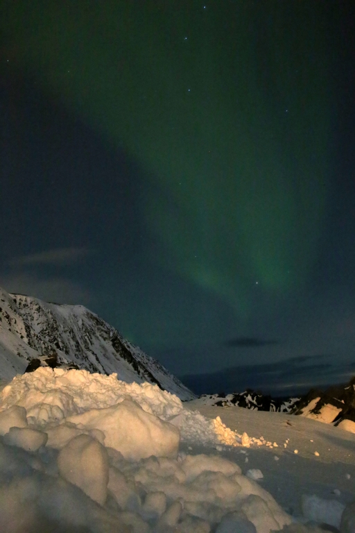 Avec un ciel souvent nuageux, photographier une aurore boréale est difficile, île de Magerøya, Laponie norvégienne